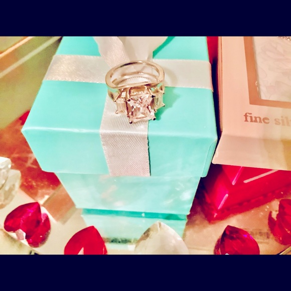 Beautiful cubic zirconia lab created never tarnish - Picture 2 of 3